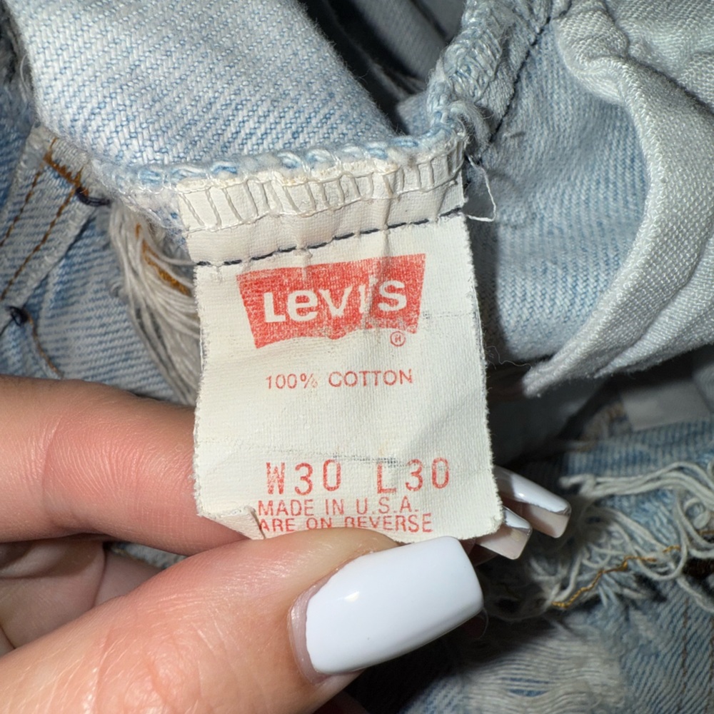 VTG Levis 505 Shorts Womens Sz 30 Light Wash Denim Distressed Cutoff Made in USA - Picture 2 of 6